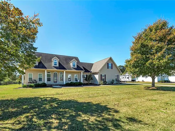 263 Brown Station Dr, Williamson, GA 30292