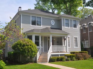 1015 Spruce St, Winnetka, IL 60093