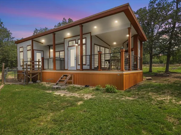 1705 Makinson Rd, West Point, TX 78963