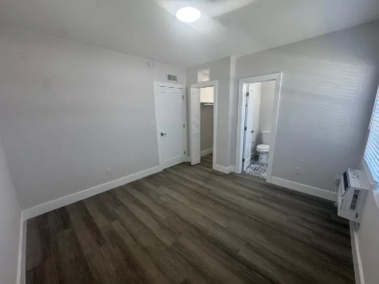 140 SW 21st Ave — Photo 5