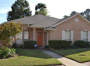 100 Village Green Dr, Longview, TX 75605