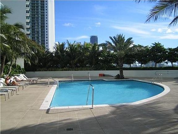 5th image of 1900 N Bayshore Dr #714