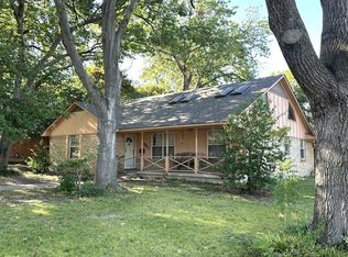 901 Saturn Springs Rd, Garland, TX 75041