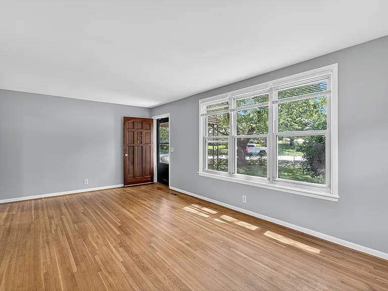 246 Bonnabrook Dr — Photo 4