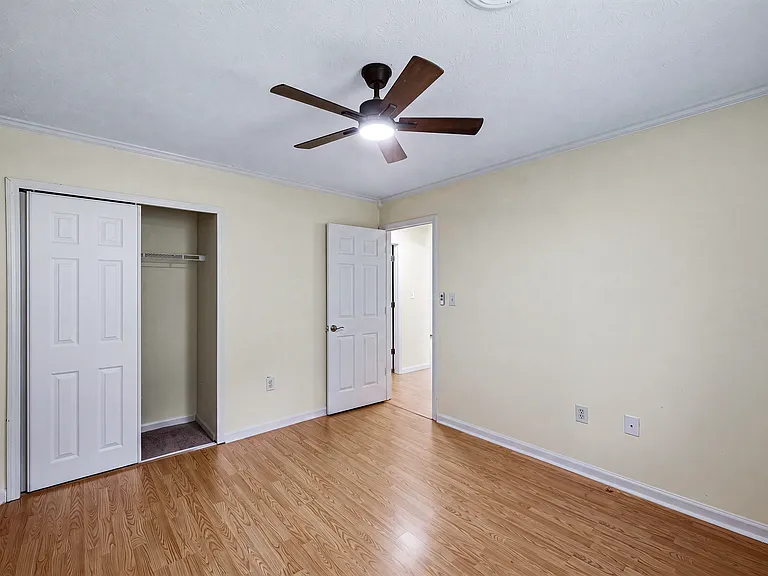 415 White Oak Cir — Photo 16