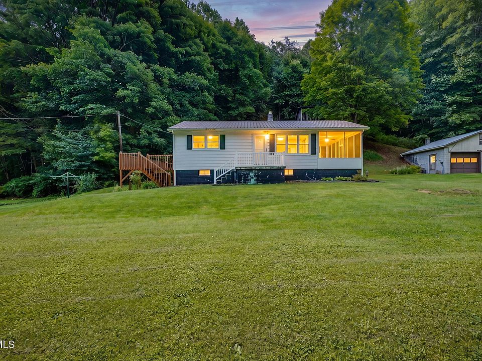 1st image of 2327 Dry Creek Rd