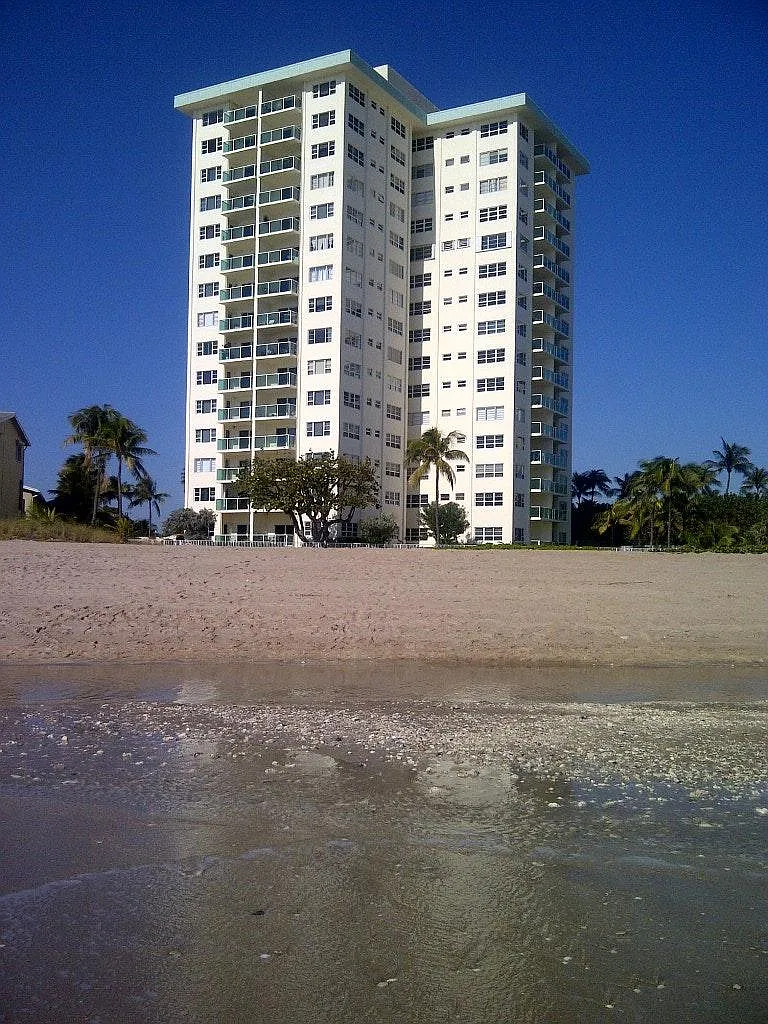 2 bed, 904 sqft, $3,600 — Photo 1