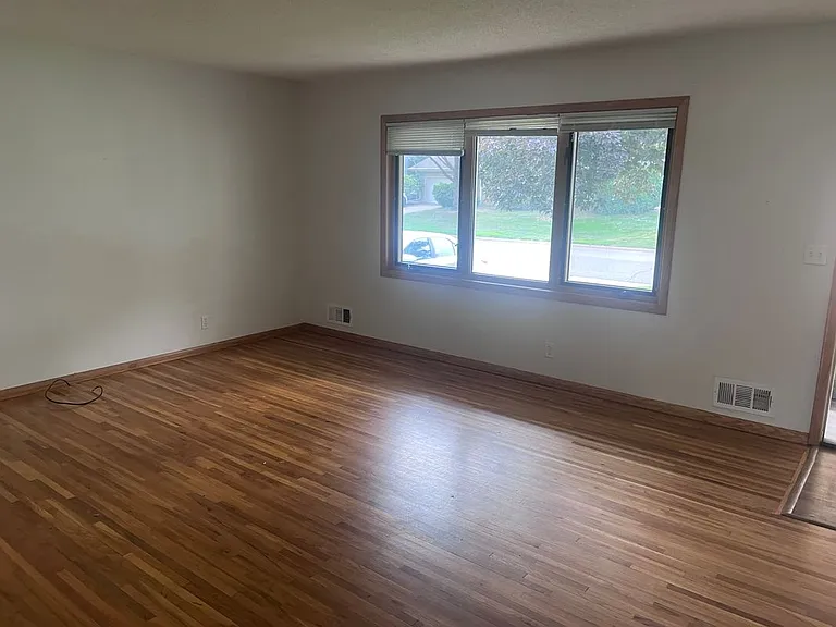 7632 Perry Ave N — Photo 5