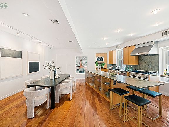 3rd image of 210 Spring St #3