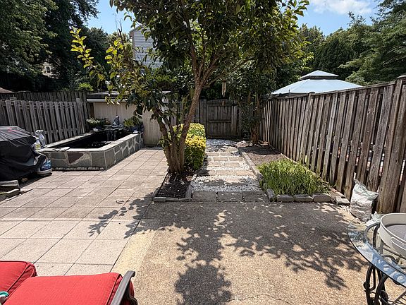 2nd image of 7735 Matisse Way