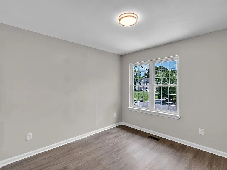 1108 Carver Ave — Photo 16