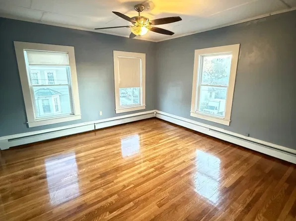 39 5th Ave Unit 2, Haverhill, MA 01830