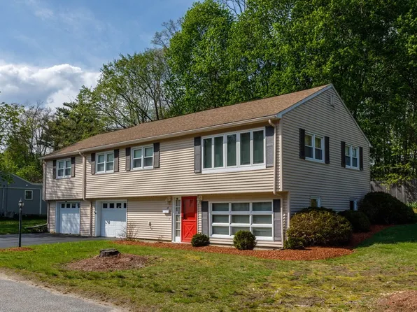 13 Regina Dr, Leominster, MA 01453