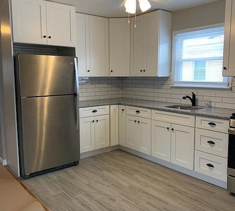 3rd image of 736 Humboldt St Floor 2