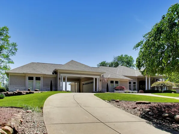 1920 High Mdw S, Niles, MI 49120