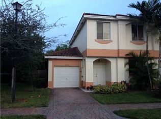 6500 Hidden Cove Dr, Davie, FL 33314