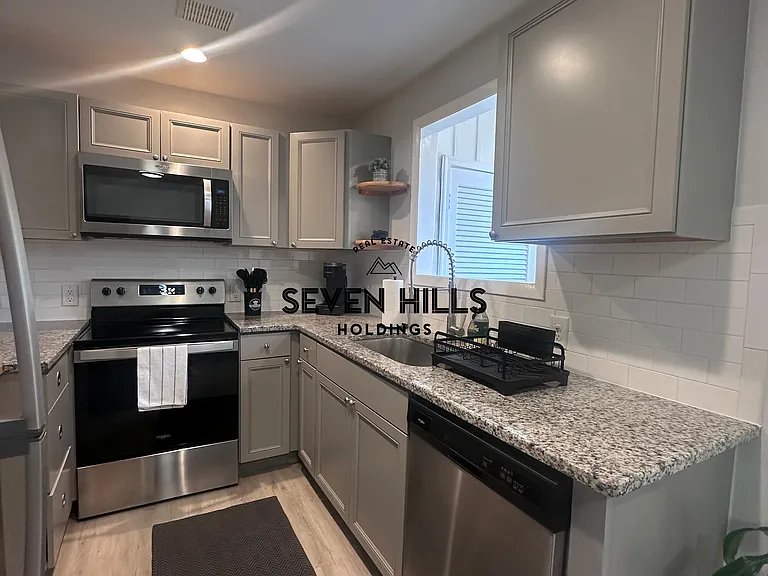 1020 Kinney St — Photo 6
