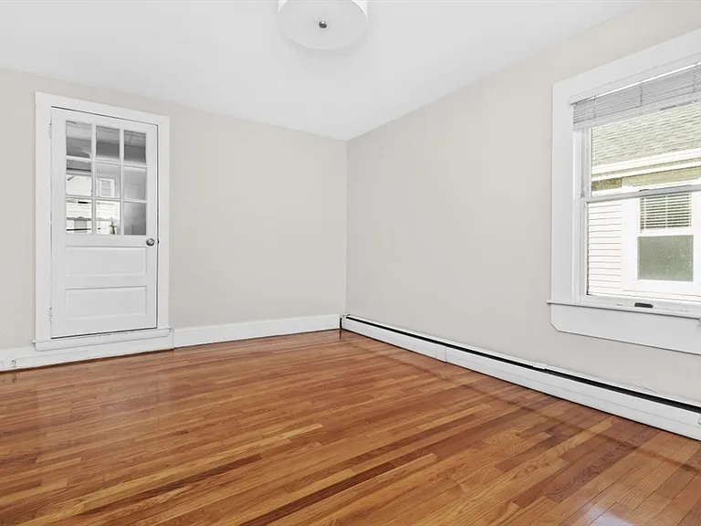 15 Wave Way Ave — Photo 13