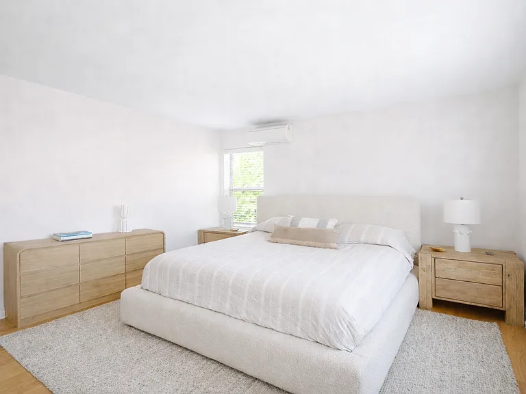 37 Bonac Wood Ln — Photo 9