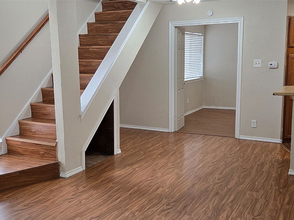 1st image of 9805 Walnut St #204