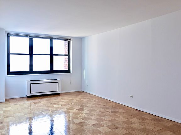 2nd image of 200 E 72nd St APT 33E