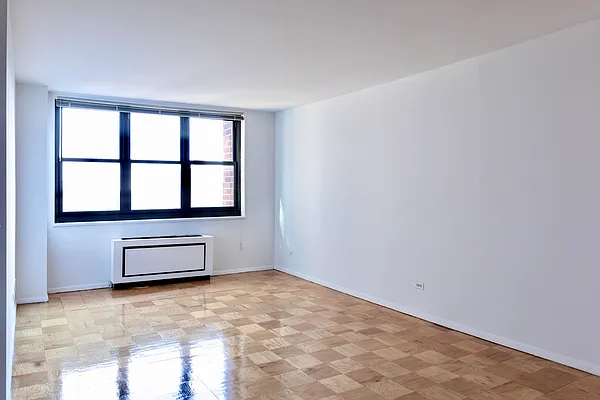 Rented by Manhattan Realty Group | media 1