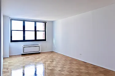 Rented by Manhattan Realty Group