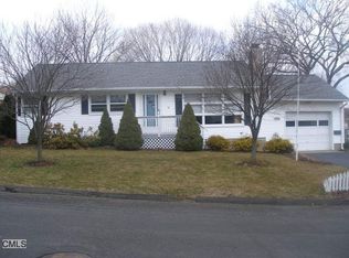 51 West St, Shelton, CT 06484