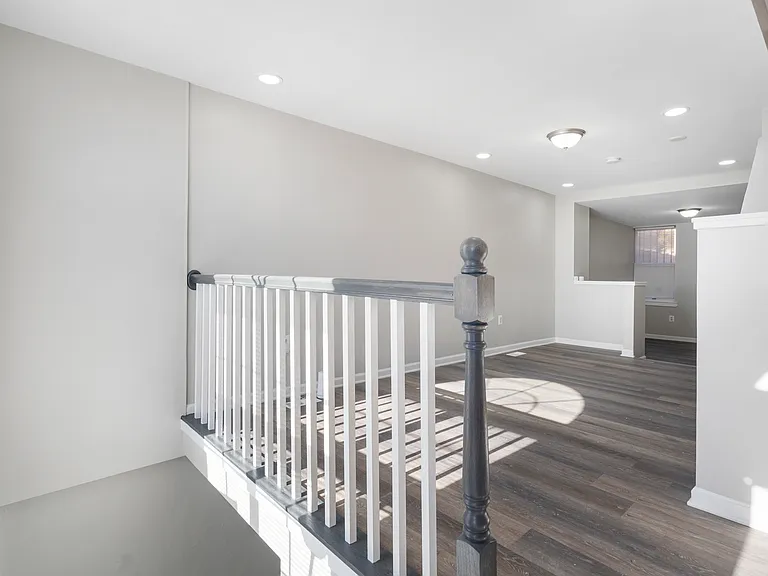 1512 E Lafayette Ave — Photo 9