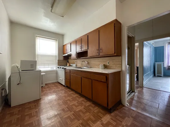 81 Bay 7th Street image 5 of 15