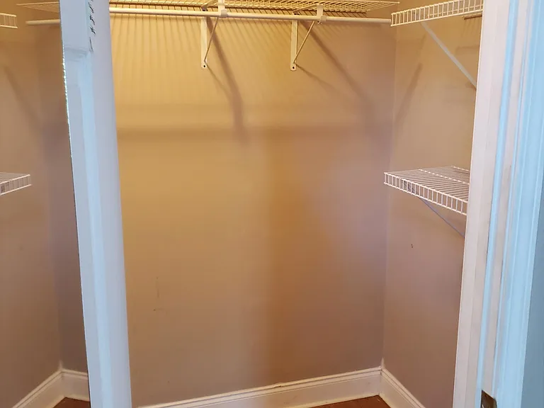 416 Hogan Cir — Photo 9