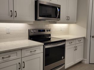 391 Grace Bay Ln, Naples, FL 34114