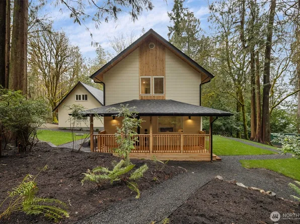 120 E Stadium Lane, Grapeview, WA 98546