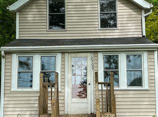 W304N2509 Maple Ave, Pewaukee, WI 53072