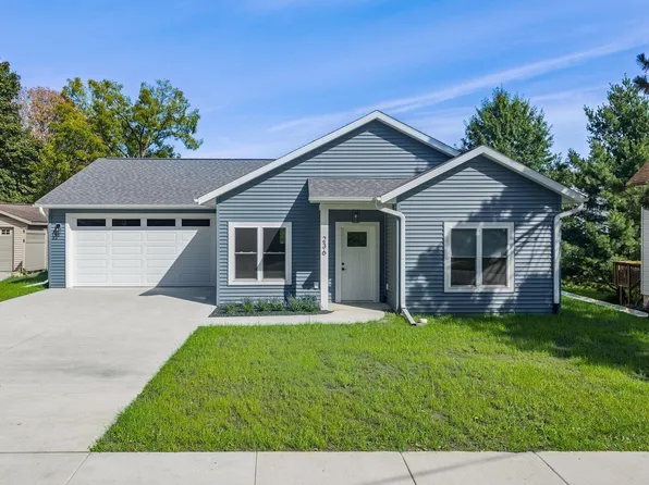 236 W 2nd St, Reedsburg, WI 53959