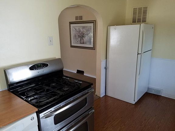4th image of 33 N 160th Ave