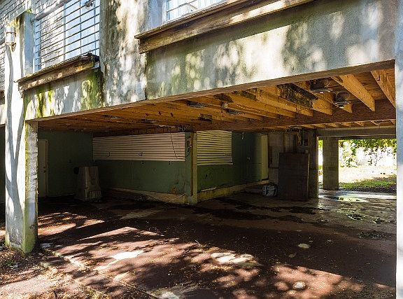 3rd image of 9555 Periwinkle Dr