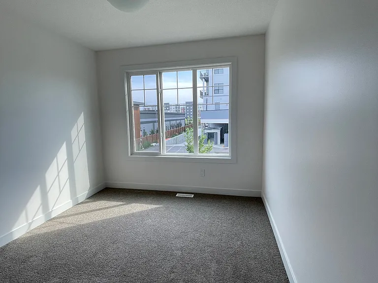 740 Daniels Way SW — Photo 12