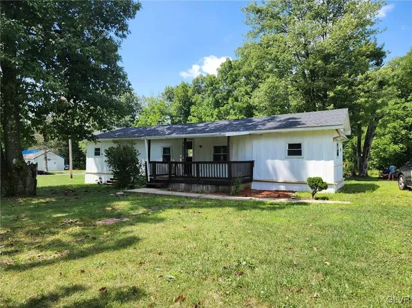 1142 E Stateside Dr, Danielsville, PA 18038