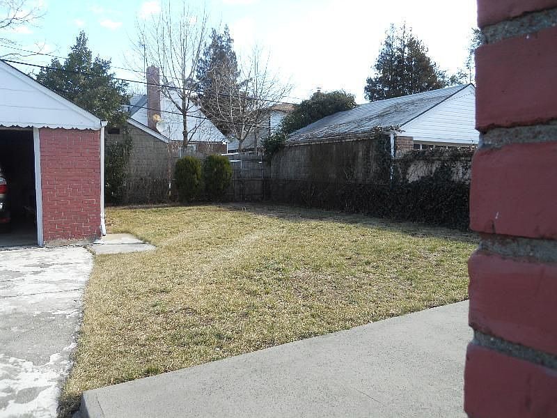 2nd image of 8411 257th St