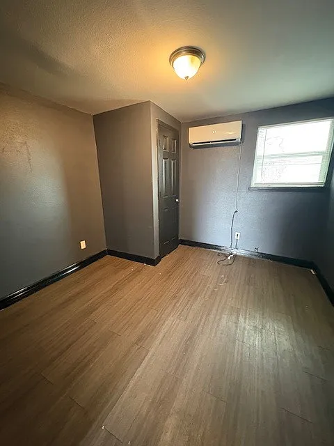 8730 Knute St