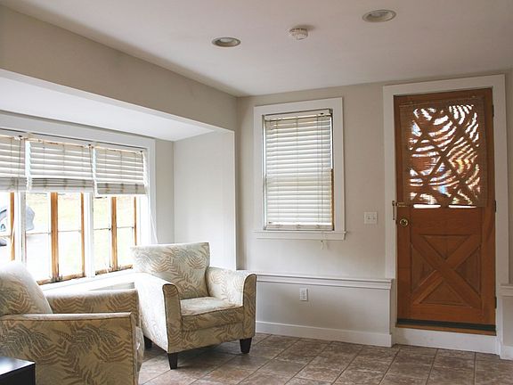 5th image of 11B Lincoln Ave #B