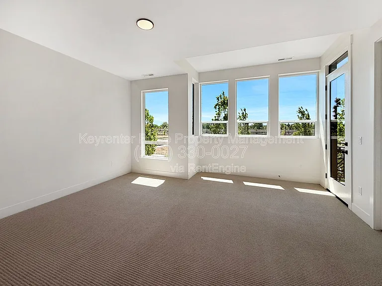 373 E Lombard Ln — Photo 16