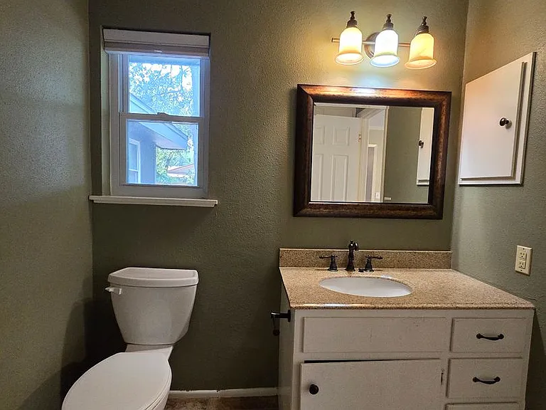 1360 Poppy Ln — Photo 22