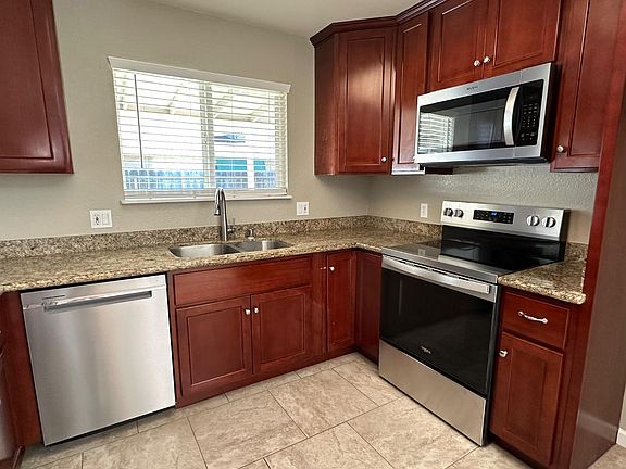 5th image of 924 Kingery Dr