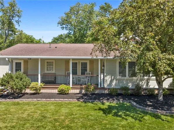 233 Sunset Rd, Avon Lake, OH 44012