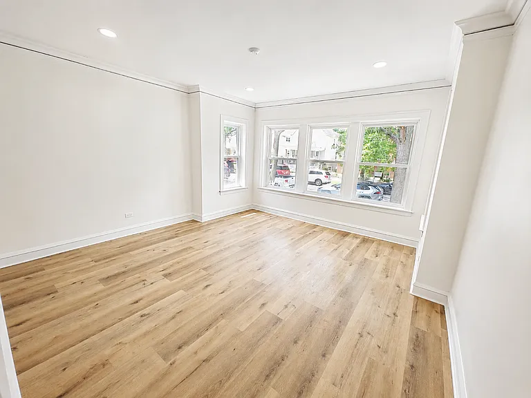 6807 S Artesian Ave #1 — Photo 10