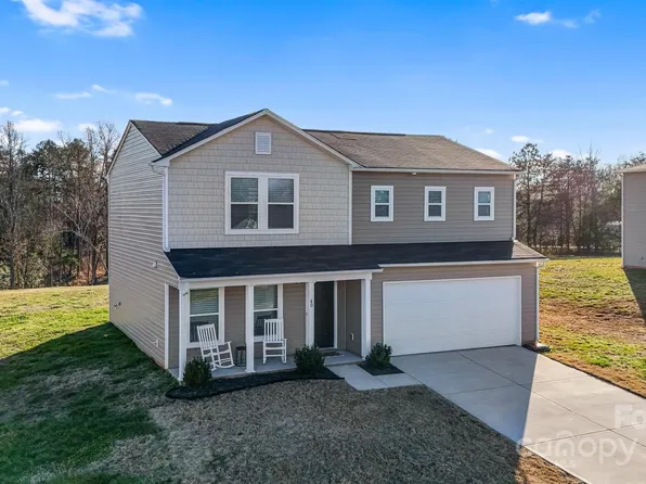40 Harvest Ridge Dr, Hickory, NC 28601