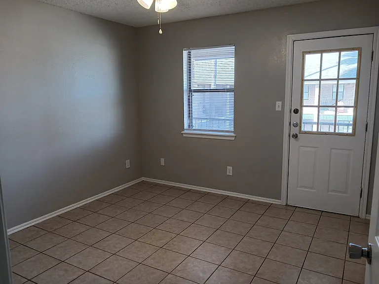 2202 W Elisa Ln #4 — Photo 11