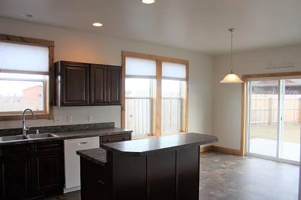 449 Grassland Dr — Photo 3